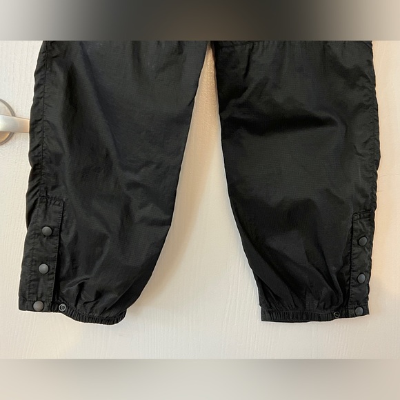 Patagonia Lightweight Black Nylon Layering Pants Ankle Snap Women’s Small S - Picture 8 of 11